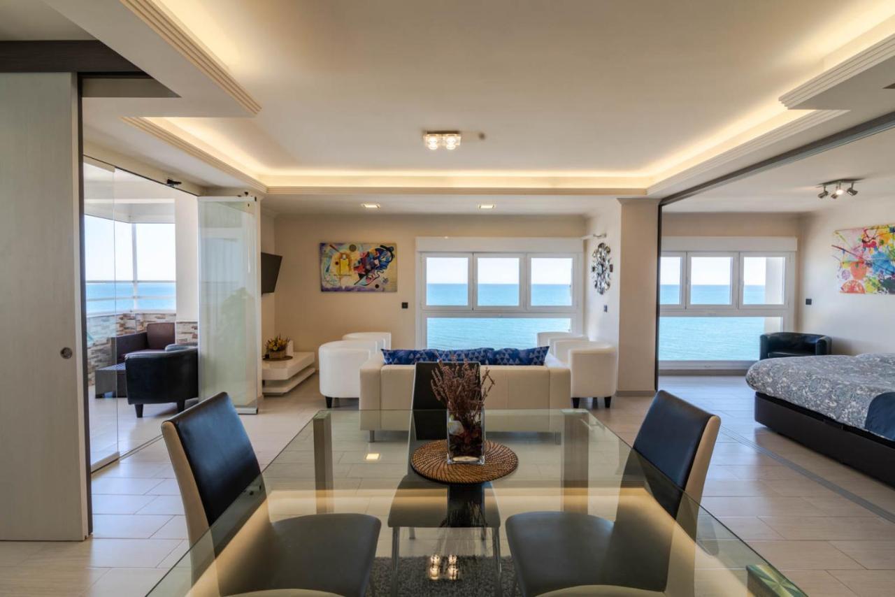 Royal Executive Suite Malaga Bagian luar foto